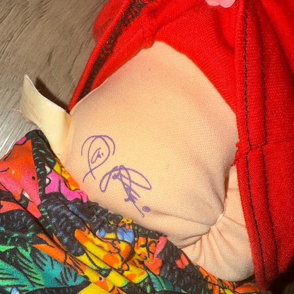 Vibrant Red Outfit Doll‎ with Patterned Shorts - Picture 5 of 7